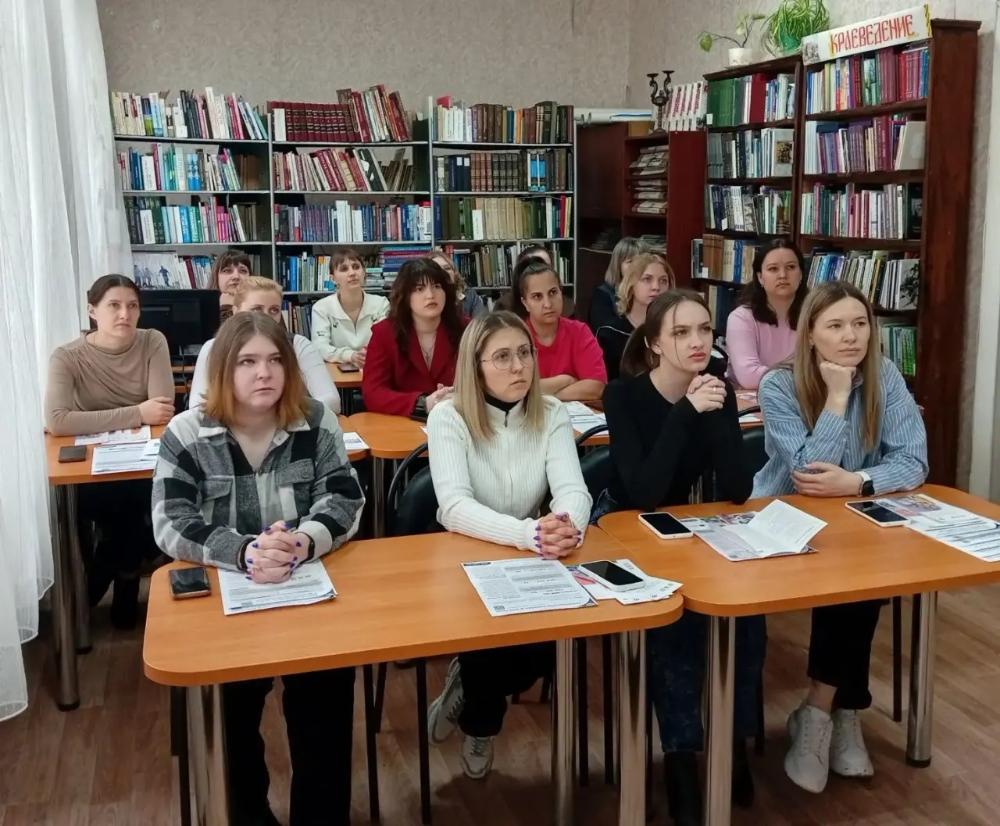 🤰✨ Врач‑педиатр нашей больницы приняла участие в мероприятии для будущих мам и всех, кто заботится о малышах